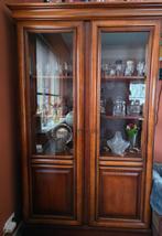 Mooie vitrinekast van kersenhout, Ophalen, 100 tot 150 cm, Glas, Klassiek