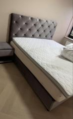 Prachtig grijs bed 200 bij 180 cm, Ophalen, Gebruikt, Tweepersoons, 200 cm