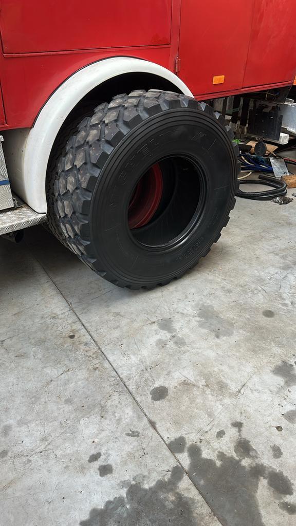 Michelin XZL365/80R20 - 4 stuks, Auto-onderdelen, Banden en Velgen, Band(en), All Season, 20 inch, Overige, Vrachtwagen, Gebruikt