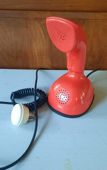 Ericsson cobra telefoon beschikbaar voor biedingen