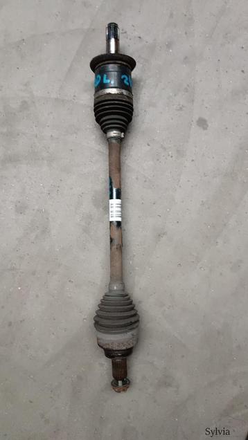 Aandrijfas linksvoor BMW 1 serie F20 F21 33208644245 8644245 beschikbaar voor biedingen