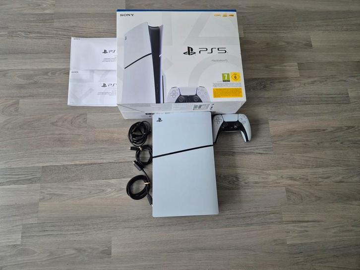 Playstation 5 Disc Slim 1TB+Garantie MMarkt Lees Goed, Spelcomputers en Games, Spelcomputers | Sony PlayStation 5, Zo goed als nieuw