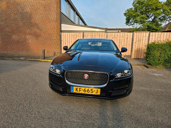 Jaguar XE 2.0D 120KW AUT 2016 Zwart, Auto's, Jaguar, Particulier, XE, Diesel, C, Sedan, Automaat, Origineel Nederlands, Zwart