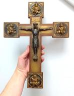 Antiek INRI Jezus Christuskruis met 4 engelen, Ophalen