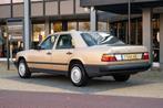 Mercedes-Benz 200-serie 230 E (W124) (bj 1987), Auto's, Oldtimers, Stof, Zwart, Overige kleuren, 132 pk