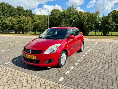 Suzuki Swift 1.2 EASSS  2011 Metallic Rood Apk 2026, Auto's, Suzuki, Particulier, Swift, ABS, Adaptive Cruise Control, Alarm, Centrale vergrendeling