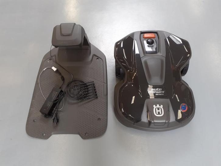 Husqvarna 320 Nera Automower, Robotmaaier, Nette staat!, Tuin en Terras, Robotmaaiers, Gebruikt, Ophalen