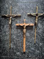 Drie Kruisbeelden, Antiek en Kunst, Antiek | Religie, Ophalen of Verzenden