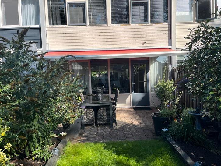 Knikarmscherm - 550cm breed, Tuin en Terras, Zonneschermen, Gebruikt, Knikarmscherm, 150 tot 300 cm, 450 cm of meer, Ophalen