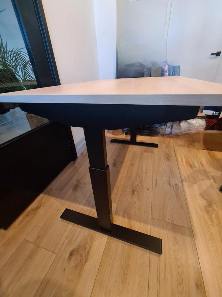 Mooi hout/zwart zit-sta bureau van Albeka! 120x80, Huis en Inrichting, Tafels | Statafels, Gebruikt, Ophalen