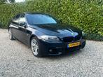 BMW 550i xdrive|zwart|Mpakket|dakraam|, Automaat, 110 €/maand, 4395 cc, Zwart