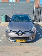 Renault Clio Estate 0,9tce night and day TCe 90pk 2015, Auto's, Origineel Nederlands, Te koop, Zilver of Grijs, 5 stoelen