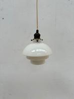 Mooie antieke Art Deco hanglamp – wit glas, Ophalen of Verzenden, Zo goed als nieuw, Glas, Minder dan 50 cm