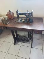 Antiek Singer trap naaimachine en twee koffiemolens € 75,00, Antiek en Kunst, Ophalen