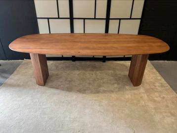 Eettafel mangohout bruin 240cm beschikbaar voor biedingen