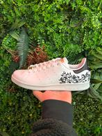 Adidas Stan Smith 42 2/3 - Bloem Design, Ophalen of Verzenden, Nieuw, Wit, Sneakers of Gympen