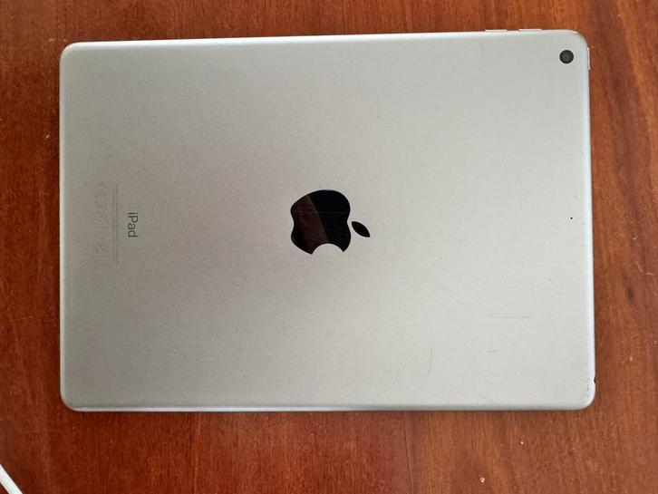 iPad 5e generatie 32GB - Zilver - Inclusief oplader/doos, Computers en Software, Apple iPads, Gebruikt, Apple iPad, Wi-Fi, 9 inch