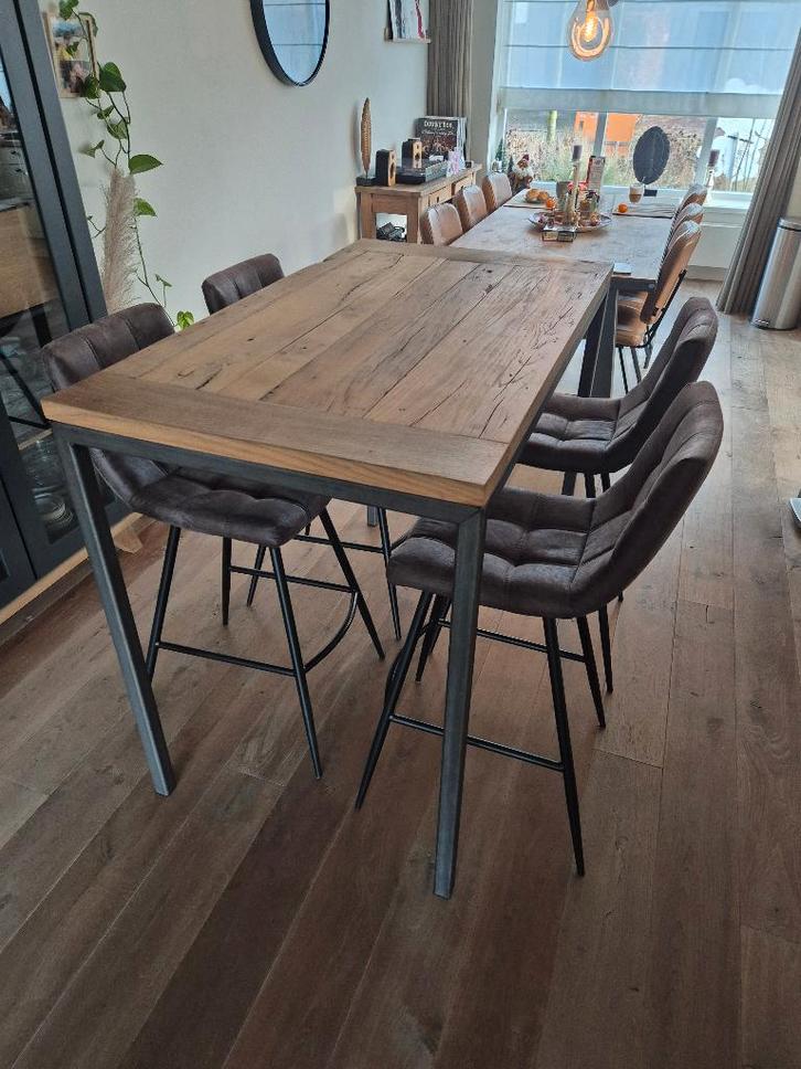 Bartafel met 4 barkrukken., Huis en Inrichting, Barkrukken, Zo goed als nieuw, 90 cm of meer, Hout, Metaal, 4 krukken, Ophalen