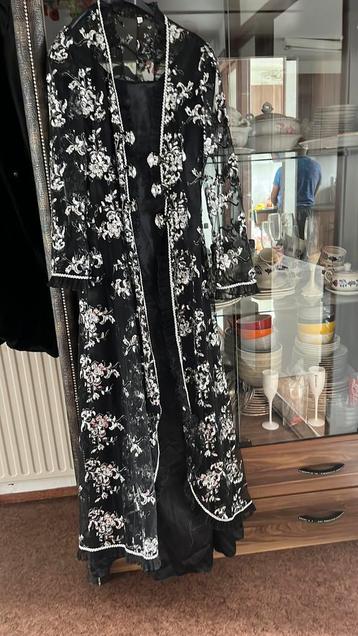 Gala jurk zilver met zwart beschikbaar voor biedingen