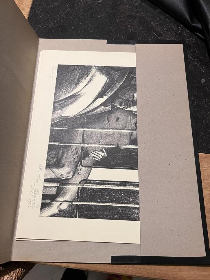 Een busreis naar Antwerpen, jubileum - album 10 jaar reizen, Antiek en Kunst, Kunst | Etsen en Gravures, Ophalen of Verzenden