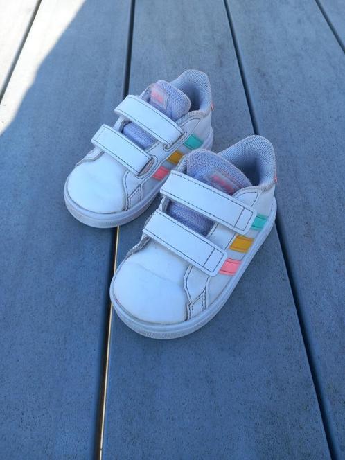 K227 Witte sneakers Adidas maat 20, Kinderen en Baby's, Babykleding | Schoentjes en Sokjes, Gebruikt, Meisje, Schoentjes, Ophalen of Verzenden