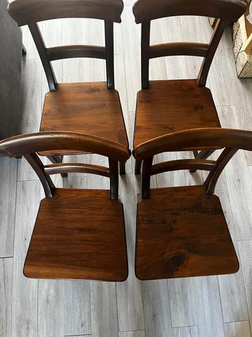 Eetkamerstoelen 4 stuks (degelijk) beschikbaar voor biedingen