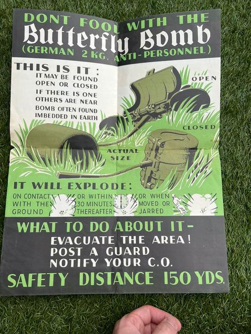 Prachtige Amerikaanse instructie poster WO2 Duitse SD2 bom, Verzamelen, Militaria | Tweede Wereldoorlog, Landmacht, Foto of Poster
