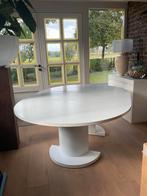 Uitschuifbare witte eettafel (rond/ovaal), Huis en Inrichting, Ophalen, Kunststof, 100 tot 150 cm, Zo goed als nieuw