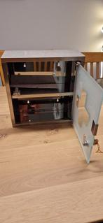 Medicijnkastje met slot, Ophalen, Minder dan 50 cm, Glas, Minder dan 25 cm