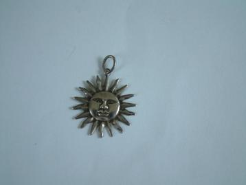 vintage hangertje zon beschikbaar voor biedingen
