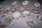 Royal Albert Lavender Rose servies. Zie foto's., Ophalen of Verzenden, Zo goed als nieuw, Porselein, Overige typen