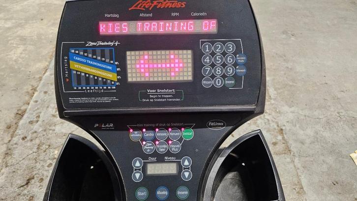 Cross Trainer Life Fitness 9500HR, Sport en Fitness, Fitnessapparatuur, Zo goed als nieuw, Crosstrainer, Metaal, Ophalen