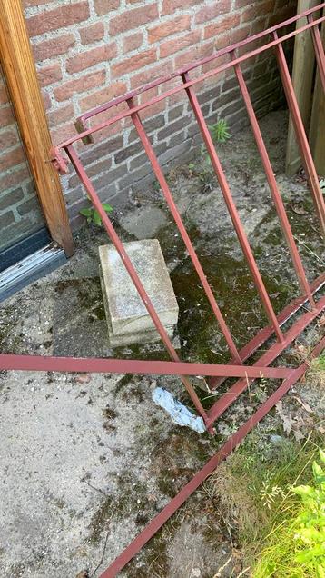 Ijzeren hek beschikbaar voor biedingen