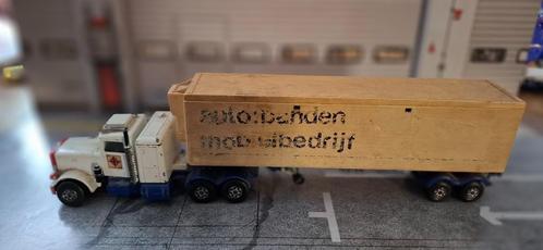 peterbilt truck, Hobby en Vrije tijd, Modelauto's | 1:50, Zo goed als nieuw, Bus of Vrachtwagen, Matchbox, Ophalen of Verzenden