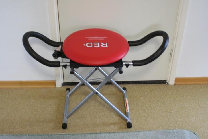 Mooie Red nauwelijks gebruikt., Sport en Fitness, Fitnessapparatuur, Gebruikt, Overige typen, Buik, Metaal, Ophalen of Verzenden