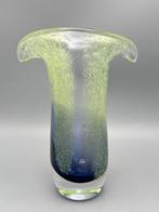 Groene en blauwe glazen vaas, Antiek en Kunst, Antiek | Vazen, Ophalen of Verzenden