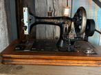 Antieke naaimachine, Antiek en Kunst, Ophalen