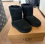 UGG Classic maat 25, Kinderen en Baby's, Kinderkleding | Schoenen en Sokken, Ophalen of Verzenden, Zo goed als nieuw, Jongen of Meisje