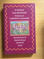 Symbolen en hun betekenis, Ophalen of Verzenden, Zo goed als nieuw, Henk Driessen & Huub de Jonge