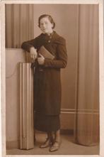 fotokaart  -  dame, Verzamelen, Verzenden, Voor 1940, Zo goed als nieuw, Klederdracht