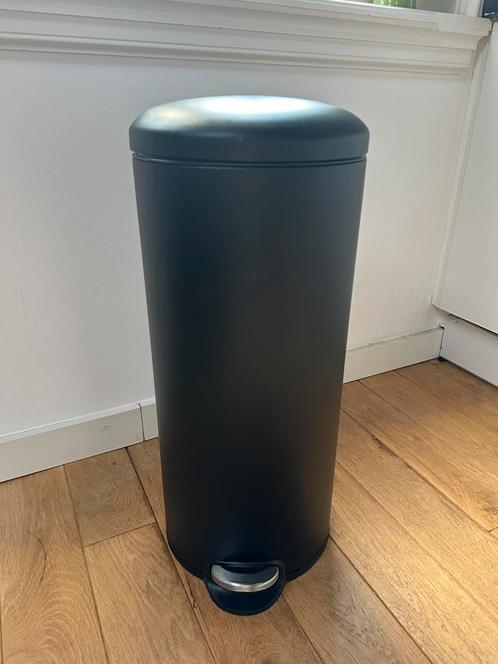 Pedaalemmer mat zwart van Xenos, Huis en Inrichting, Woonaccessoires | Prullenbakken, Gebruikt, Metaal, 50 tot 75 cm, Ophalen