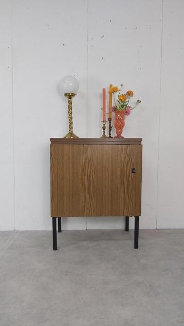 Vintage naaimachinekast wasmeubel #Rotundumvintage  beschikbaar voor biedingen