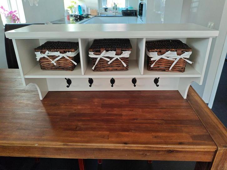 Witte Kapstok met Mandjes - 90cm, Huis en Inrichting, Woonaccessoires | Kapstokken, Wandkapstok, Minder dan 100 cm, Hout, Ophalen of Verzenden