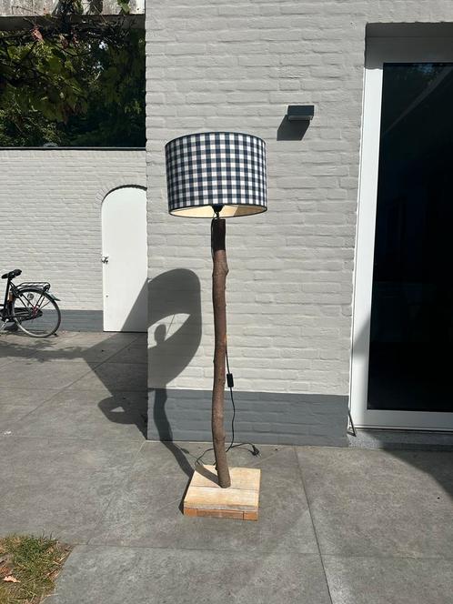 Boomstamlamp met geblokte kap, Huis en Inrichting, Lampen | Vloerlampen, Gebruikt, 100 tot 150 cm, Hout, Ophalen