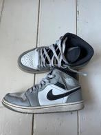 Nike air jordan 1 mid maat 40, Kleding | Heren, Schoenen, Nike, Ophalen of Verzenden, Sneakers of Gympen, Gedragen