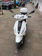 Piaggio new fly, Fietsen en Brommers, Scooters | Piaggio, Ophalen, Gebruikt, Fly, Benzine