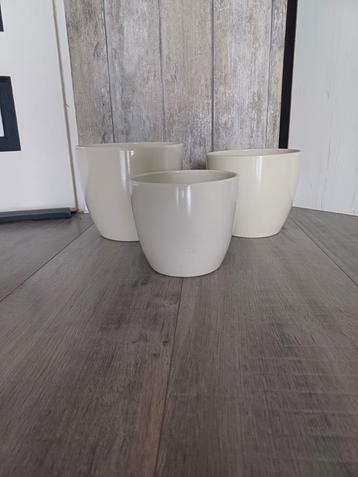 3x (effen) crèmekleurige bloempotten (binnen) beschikbaar voor biedingen