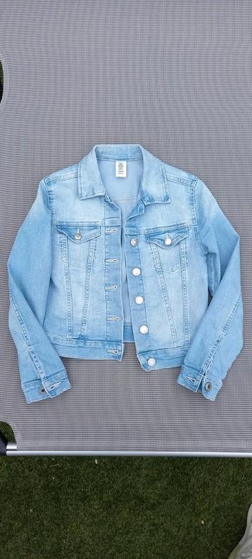 Licht blauw spijkerjasje maat 134 (H&M, &DENIM) beschikbaar voor biedingen