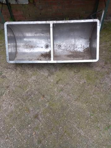 Spoelbak beschikbaar voor biedingen