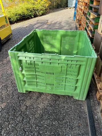 slowfeeder , kunststof palletbox  beschikbaar voor biedingen